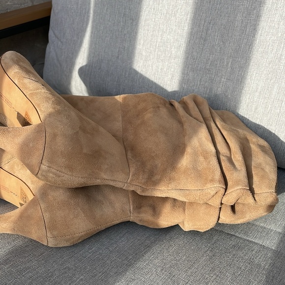 Vince Camuto boots Taupe Suede - Picture 12 of 12